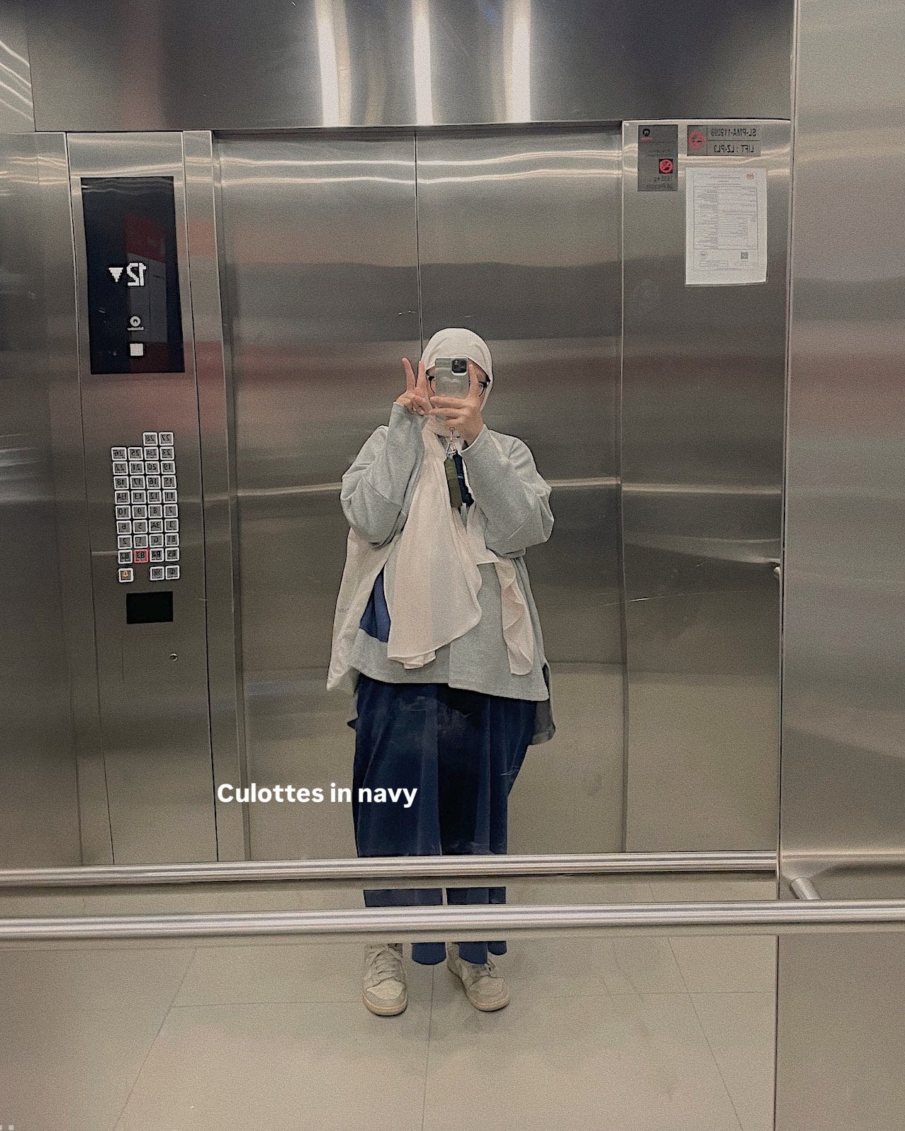 Short Tee in Soft Grey