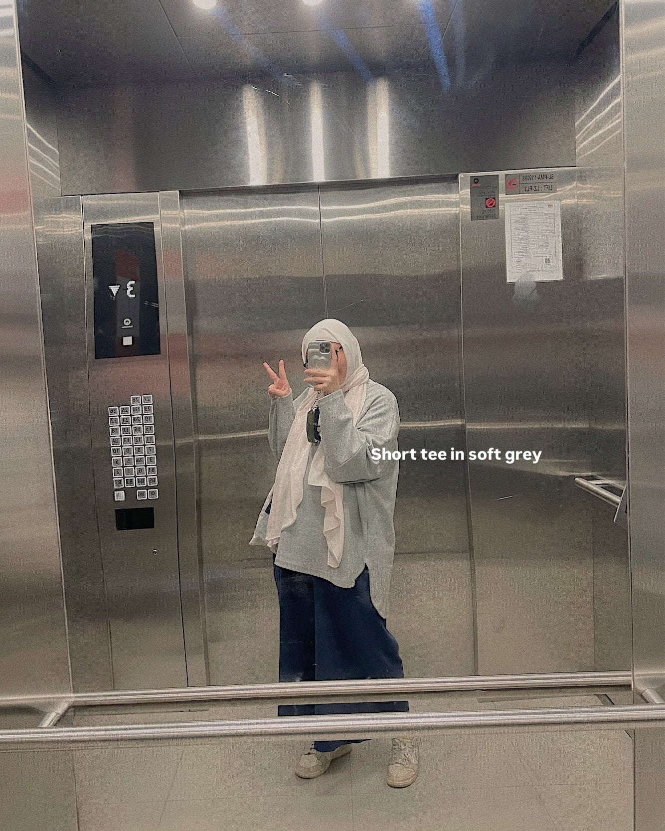 Short Tee in Soft Grey