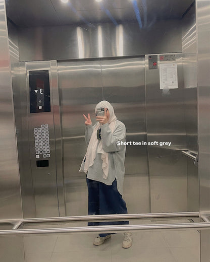 Short Tee in Soft Grey